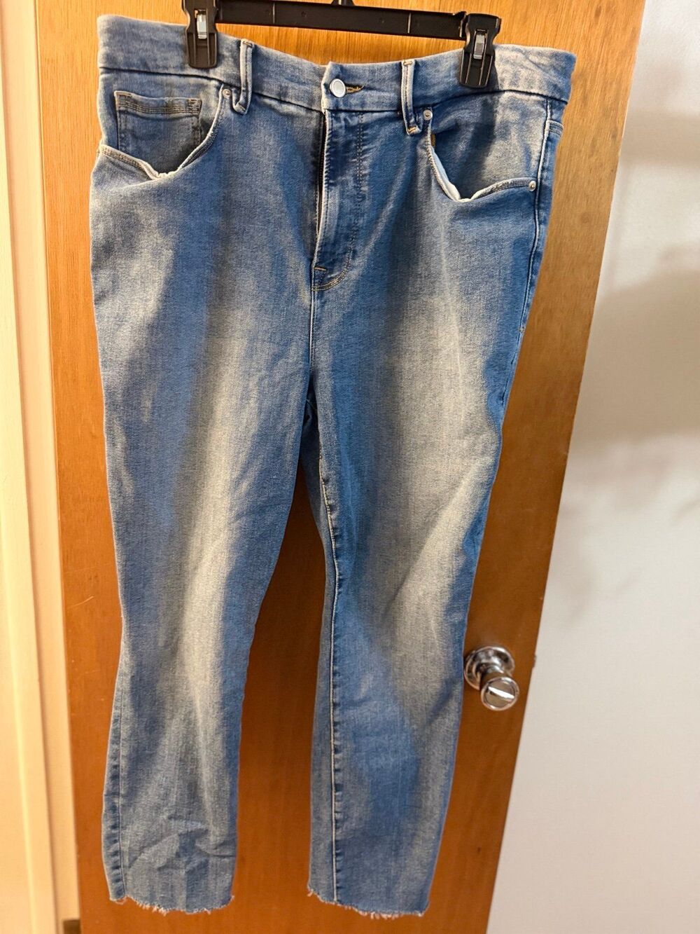 Good American Good Waist Jeans 14-18 Blue cropped cut off raw hem
